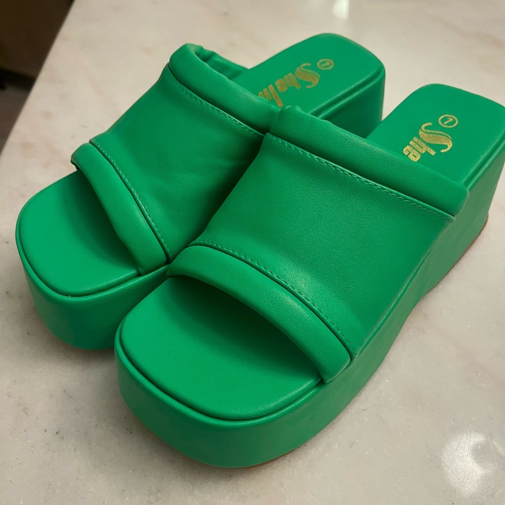 SHEIN Vibrant Green Platform Sandals